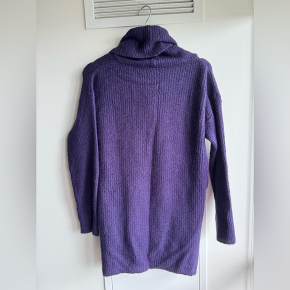 Purple turtleneck - Picture 2 of 2